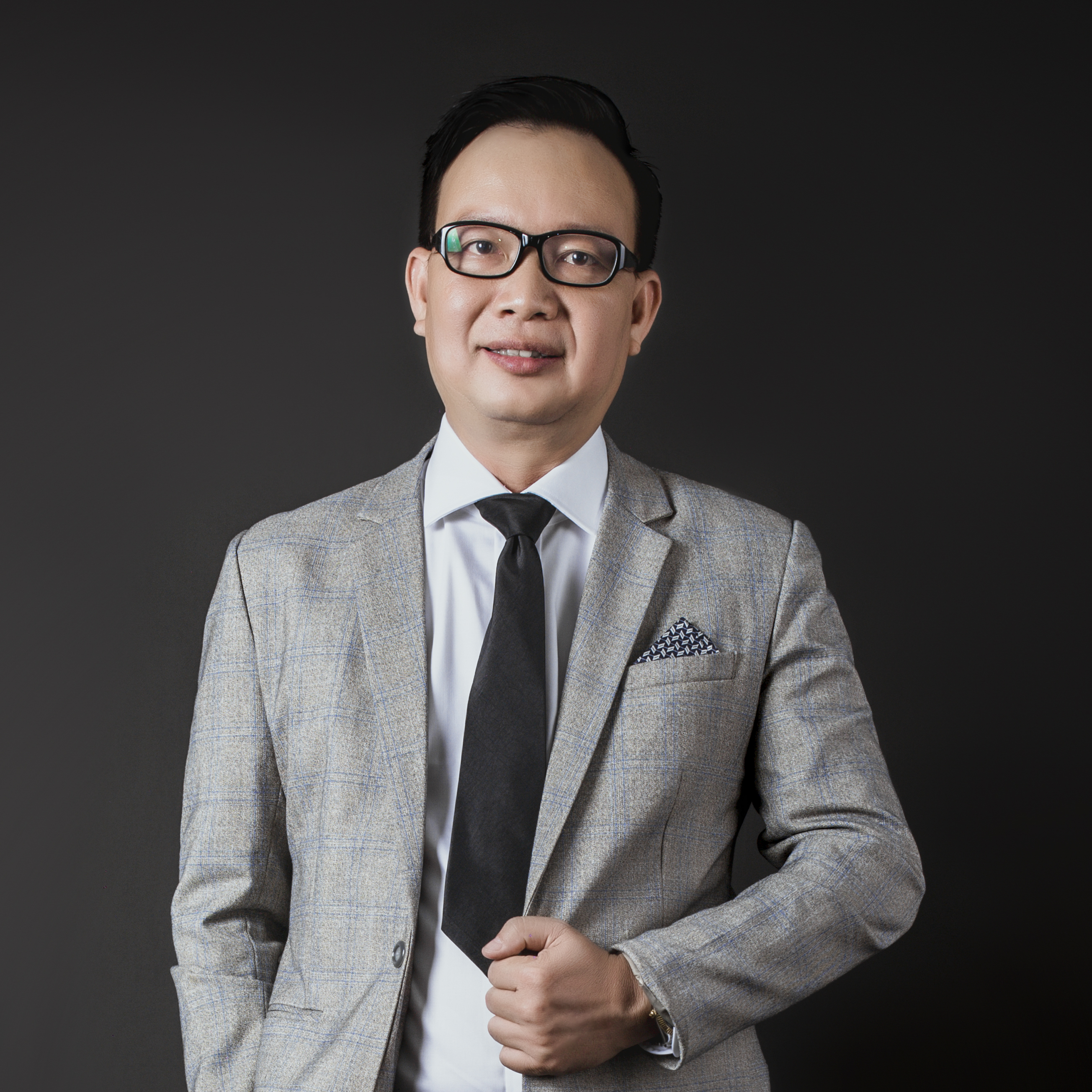 Ông Mai Quốc Việt- CEO Tư Vấn Minh, là người có nhiều năm kinh nghiệm sẽ giúp doanh nghiệp của bạn hoàn thành hồ sơ, thủ tục đăng ký giấy phép đầu tư nhanh chóng và đơn giản hóa thủ tục